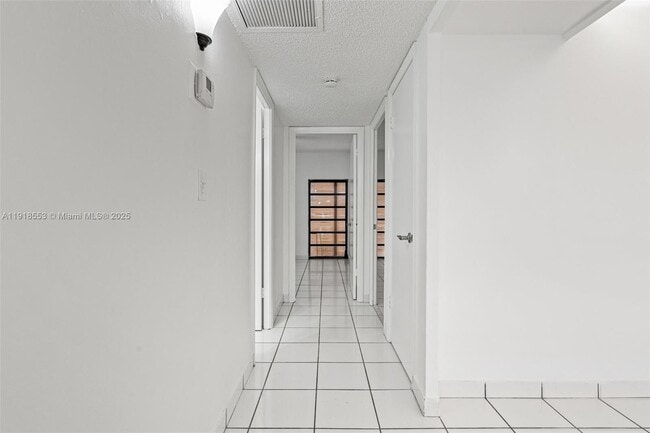 Building Photo - 7003 Crown Gate Ct