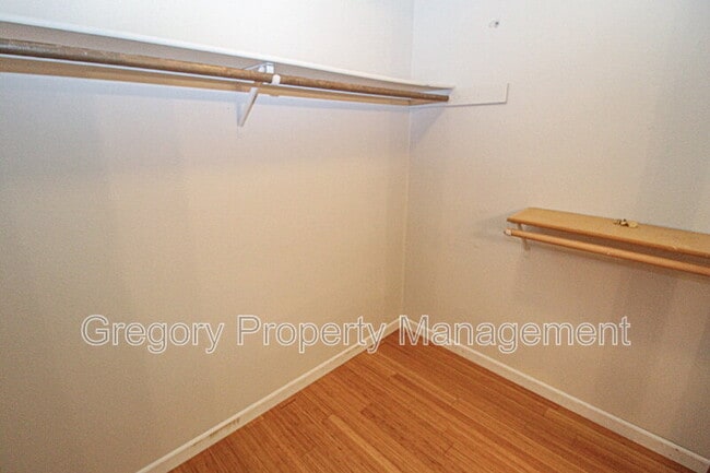 Building Photo - 9828 NE 137th St