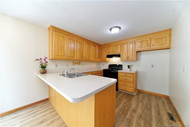 Building Photo - 107 Ivy Ln