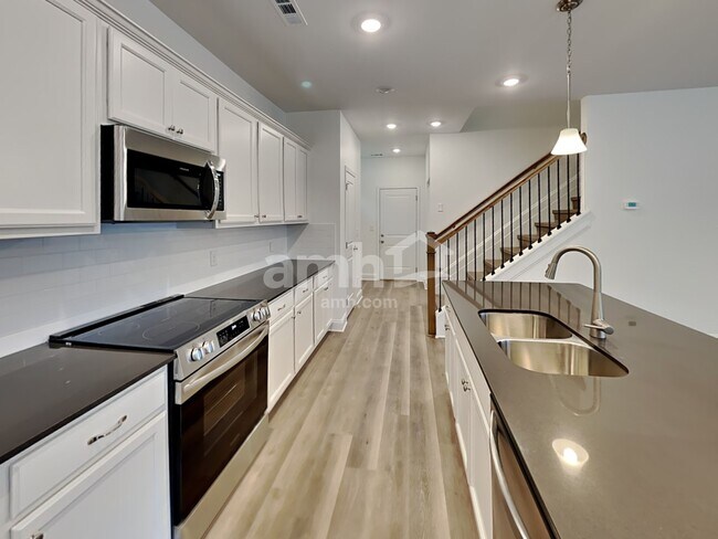 Building Photo - 238 Marin Dr