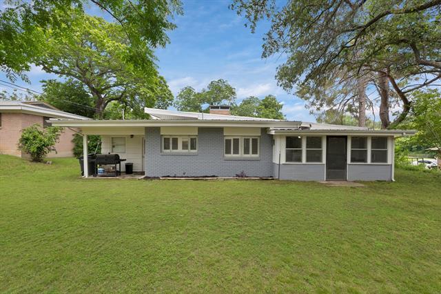 Building Photo - 1429 W Water St