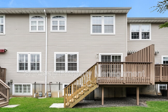 Building Photo - 10 Sea Breeze Ct