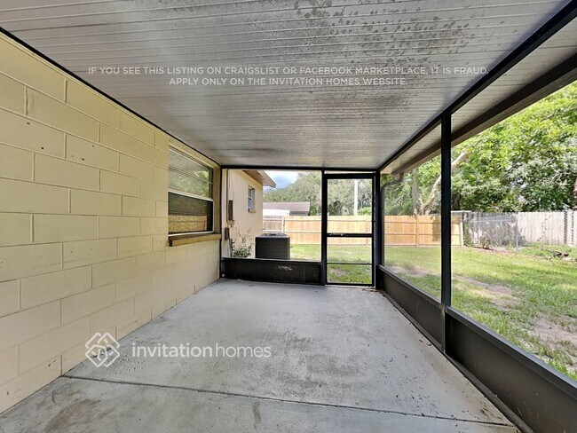 Building Photo - 419 Forest Oak Dr