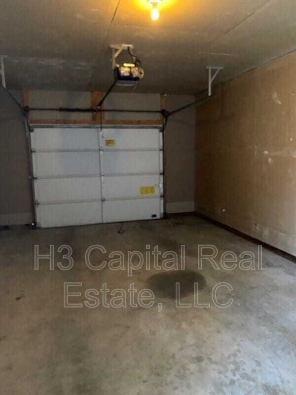 Building Photo - 631 Donna Dr
