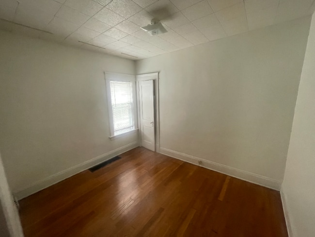 Building Photo - 2688 E 128th St