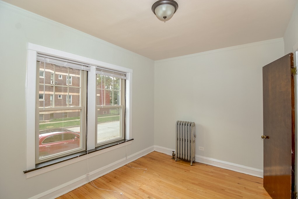 Building Photo - 2208 W Ainslie St