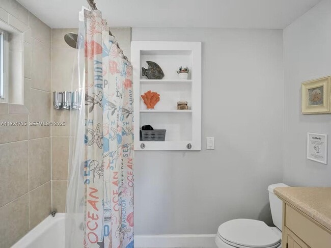 Building Photo - 2525 Gulfstream Ln