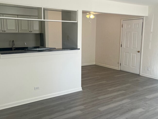 Building Photo - 1381 N Glen Cir