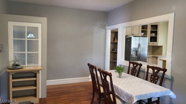 Building Photo - 157 E Blackwell St