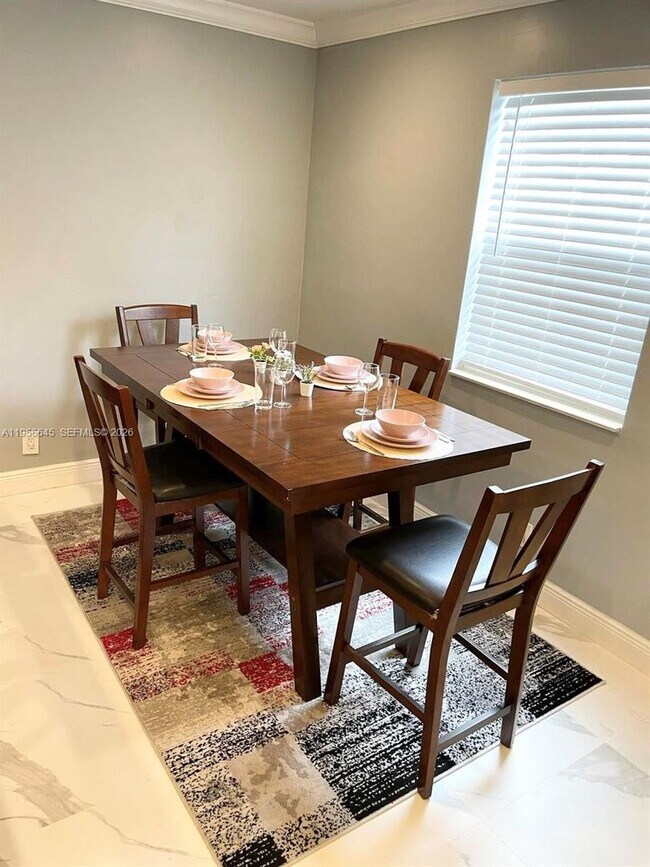 Building Photo - 223 SW 10th St