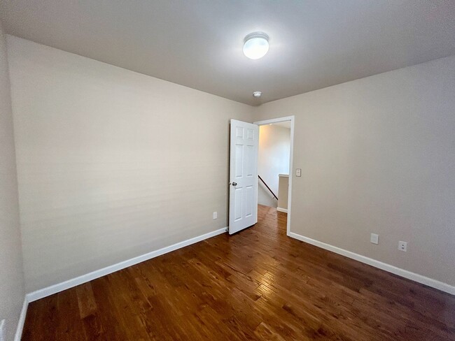 Building Photo - Redmond Ridge Home