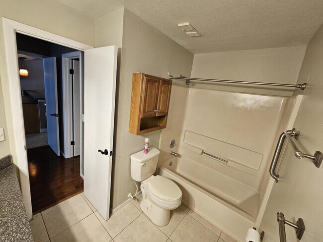 Building Photo - 5477 Lake Margaret Dr
