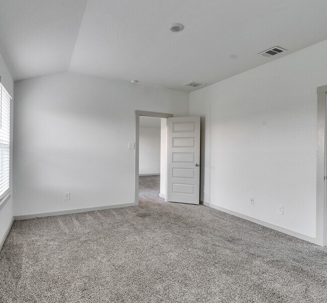 Building Photo - 14510 Rain Tree Dr