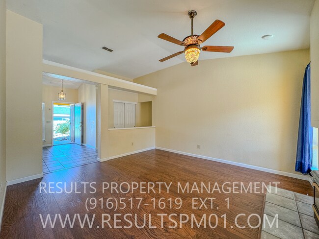Building Photo - Spacious 4 Bedroom on corner lot