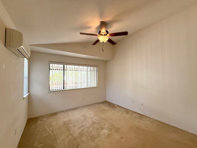 Building Photo - MOVE IN READY! One- Story, Single Family Home in Royal Kunia