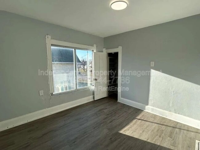 Building Photo - 200 E 31st St