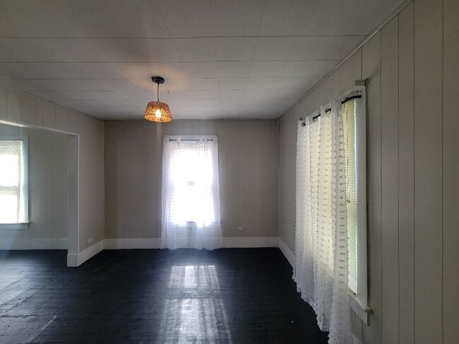 Building Photo - 1220 Hazel Ave