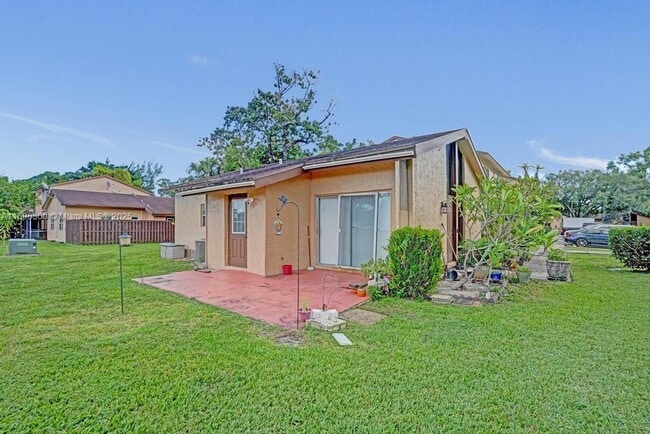 Building Photo - 7135 W Sunrise Blvd