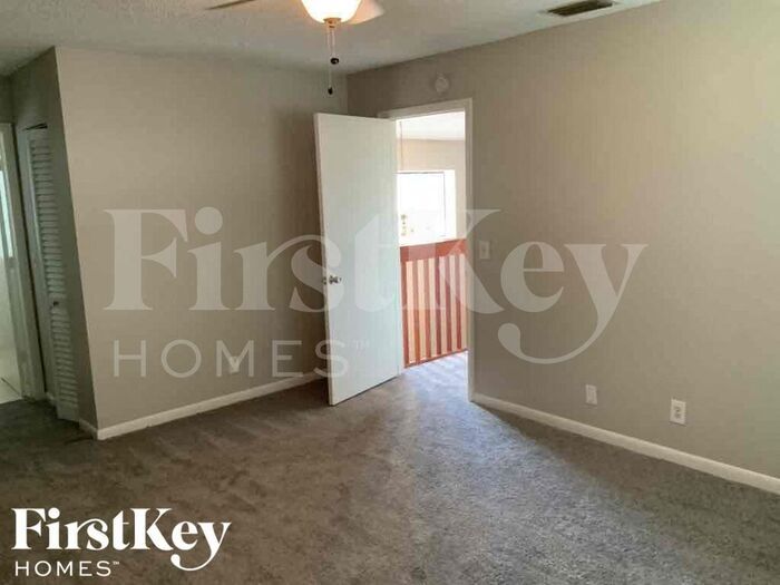 Building Photo - 5784 Strawberry Lakes Cir