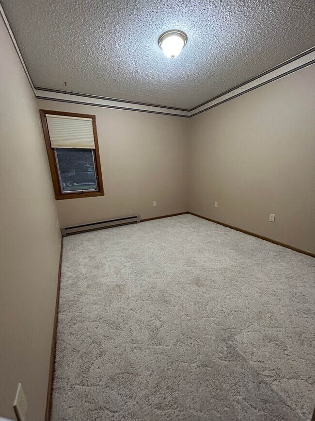 Quaint 2 bedroom Condo for Rent 940 17th St E Dickinson ND 58601