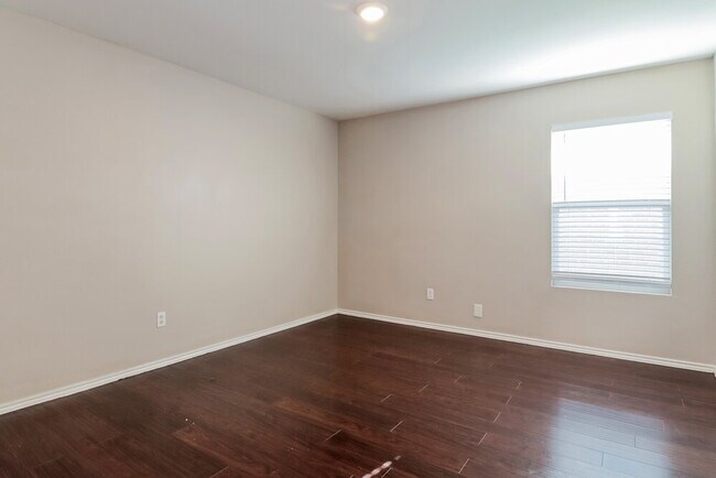 Building Photo - 8123 Stowe Springs Ln