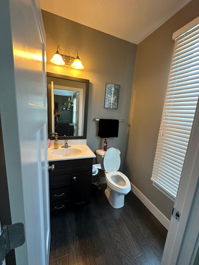 Building Photo - 2222 Shenandoah Ave