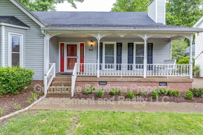 Building Photo - 221 Adams Ct