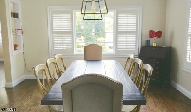 Building Photo - 39 Gray St