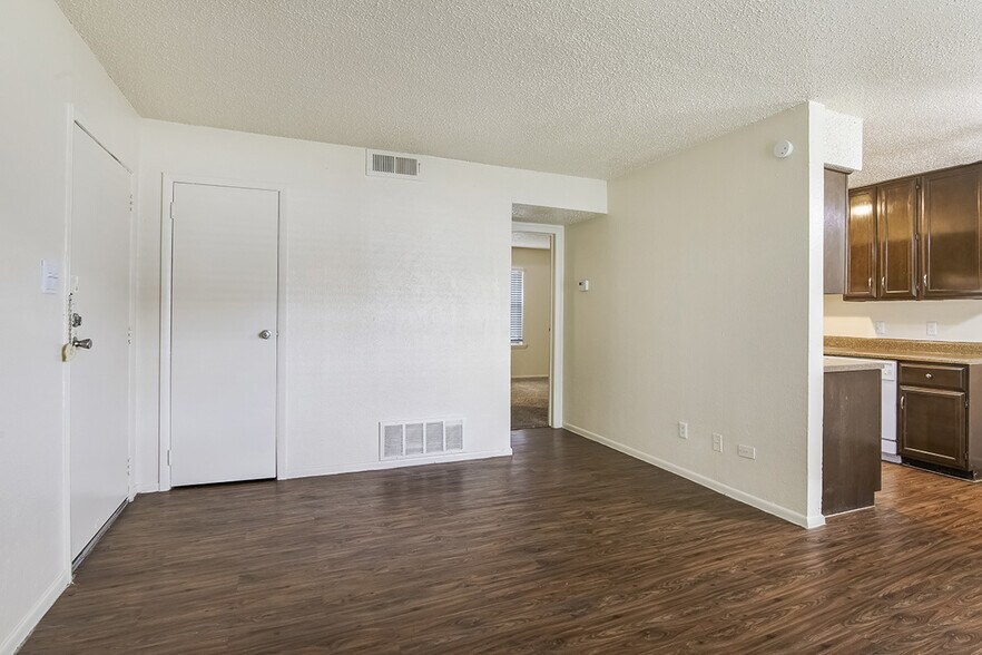 Bonnie Green Apartments 101121 S Bonnie Brae St Denton TX 76201