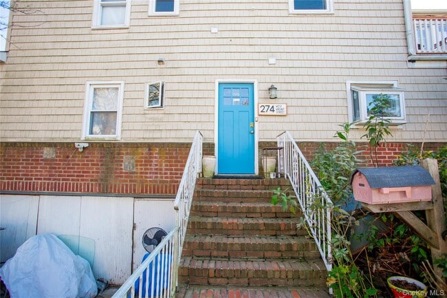 Primary Photo - 274 W Walnut St