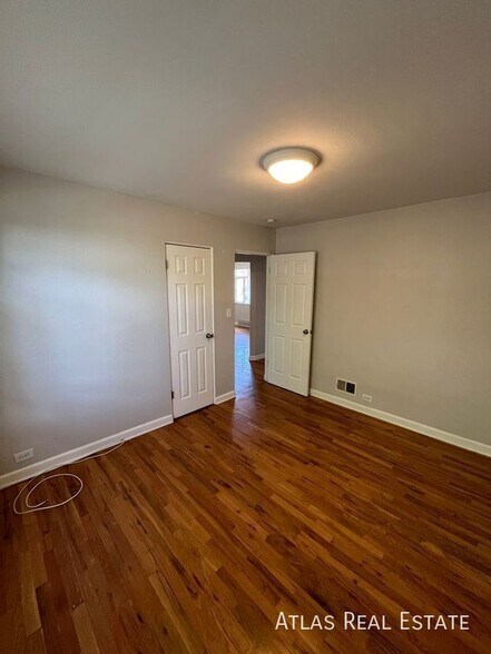 Building Photo - 2435 S Corona St