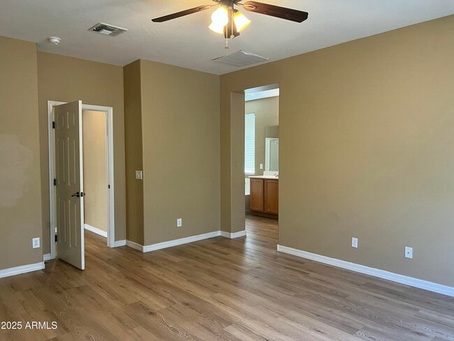 Building Photo - 6734 W Blackstone Ln