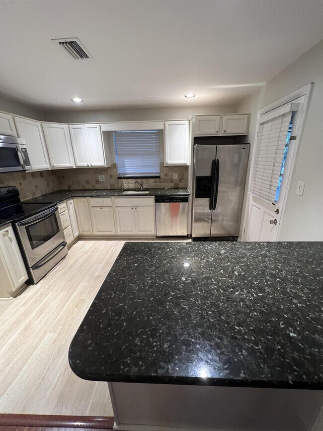 Building Photo - 10789 N Military Trl