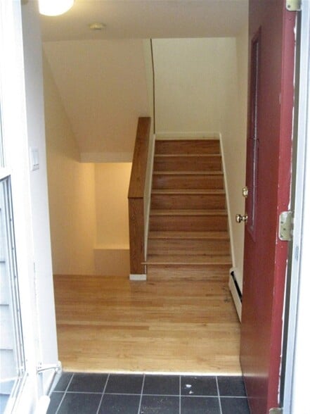 Building Photo - 61 6th St