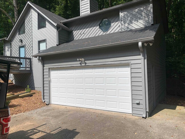 Building Photo - 4053 Maxanne Dr NW