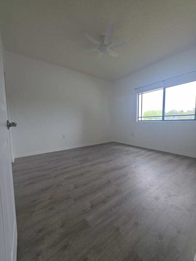 Building Photo - 2805 Veronia Dr