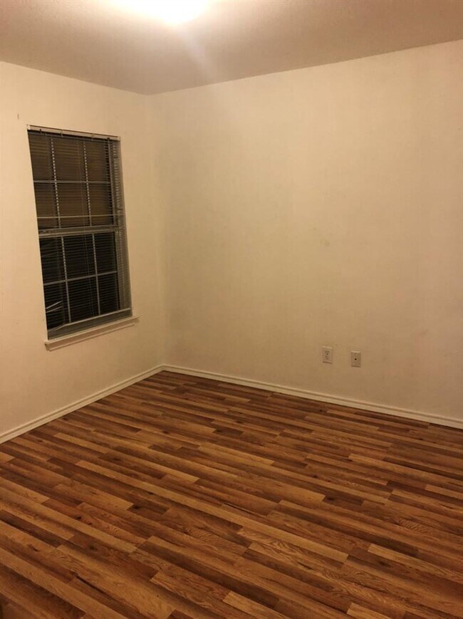 Building Photo - 713 Camino Alto Dr