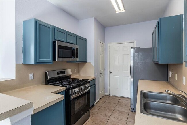 Building Photo - 6427 Waldron Dr