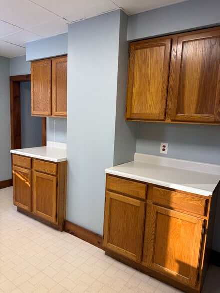 Building Photo - 815 Gage St