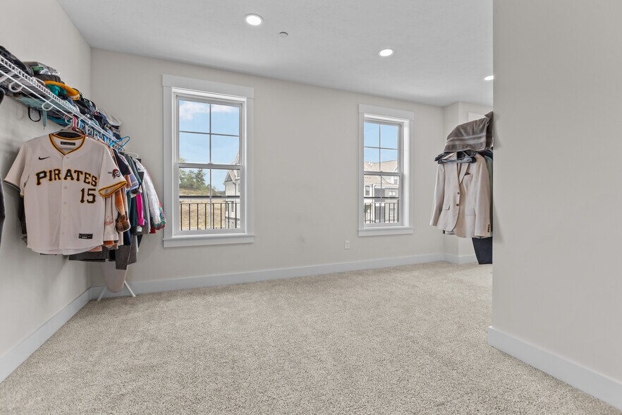 Building Photo - 134 Enclave Dr