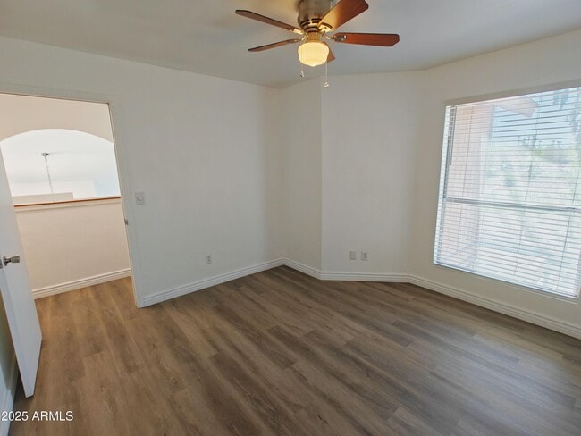Building Photo - 1121 W Manor St