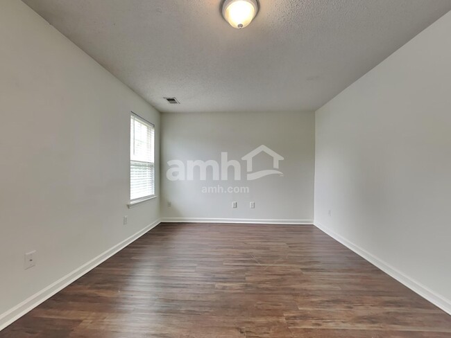 Building Photo - 101 Birkhall Cir