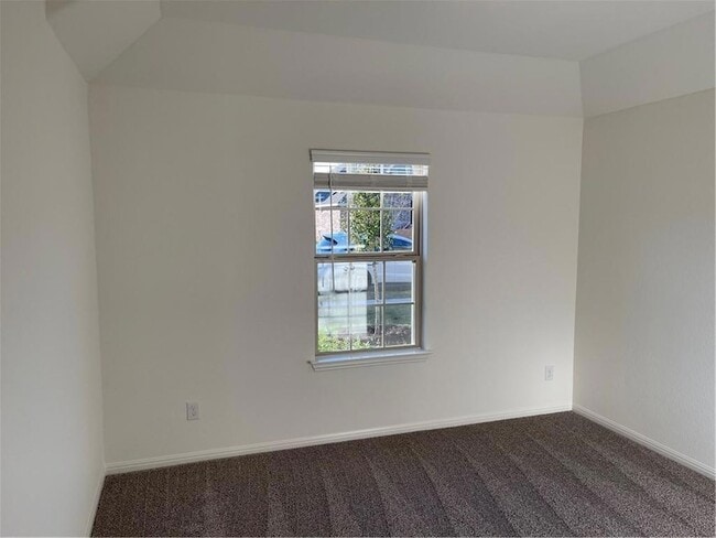 Building Photo - 208 Baralo St