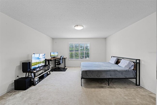 Building Photo - 4905 Legacy Oaks Dr
