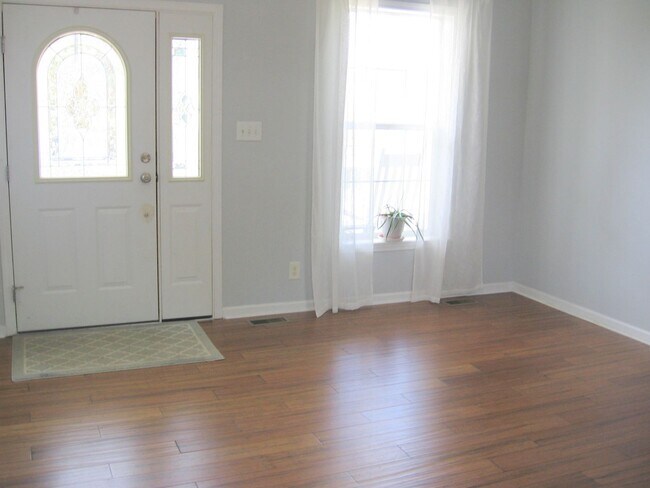 Building Photo - SMITHFIELD