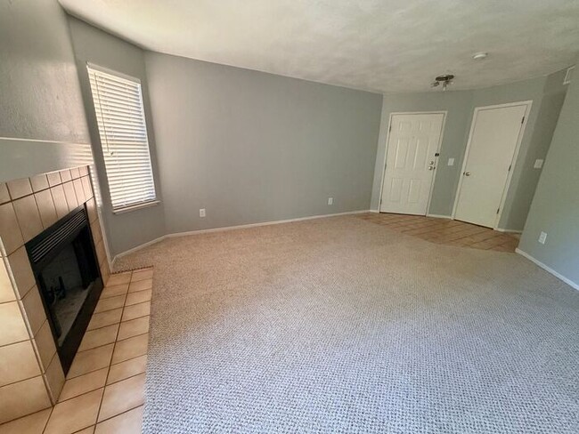 Building Photo - Reno Riverfront Condo - Single Story with Garage