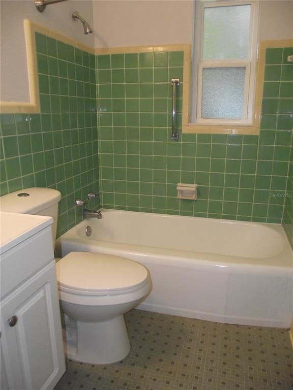 Building Photo - 413 NW 35th Ter