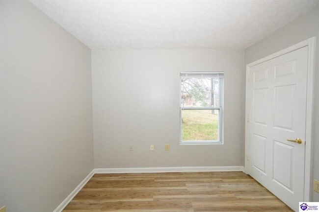 Building Photo - 623 Stewart St