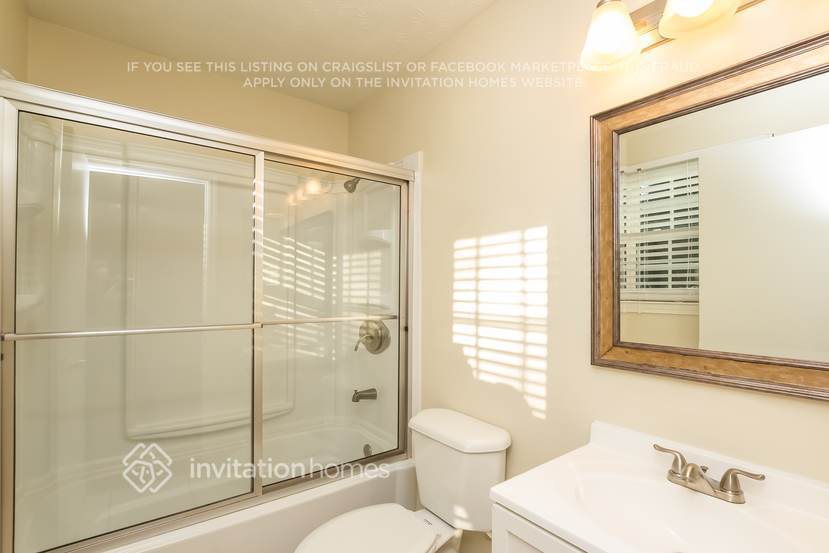 Building Photo - 1160 Park Creek Cir