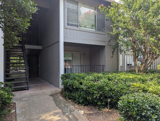 Primary Photo - 405 Skyview Dr